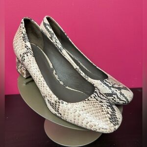 Tory Burch ✨Snakeskin 🐍 Cream Patterned Women's Pumps w/ Block ◼️ Heel Size 8.5!